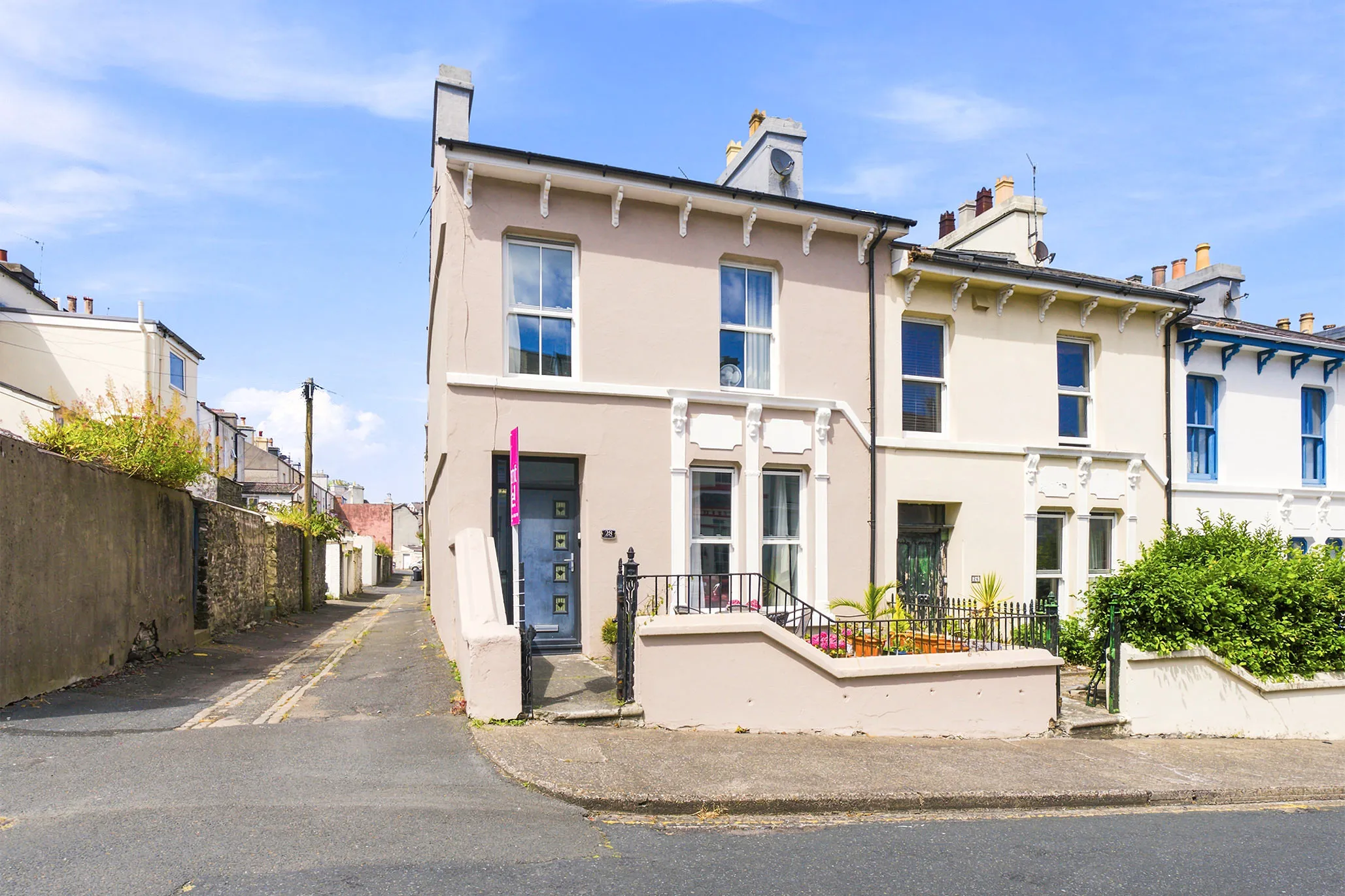 28 Falcon Street, Douglas. — Photo 1 of 5