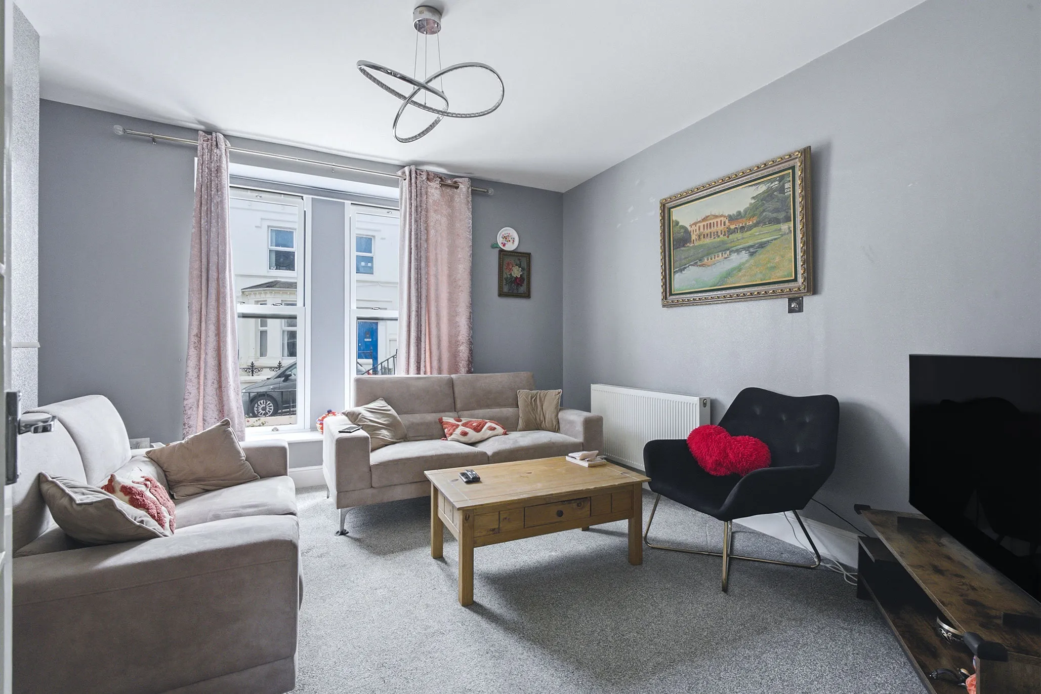 28 Falcon Street, Douglas. — Photo 3 of 5