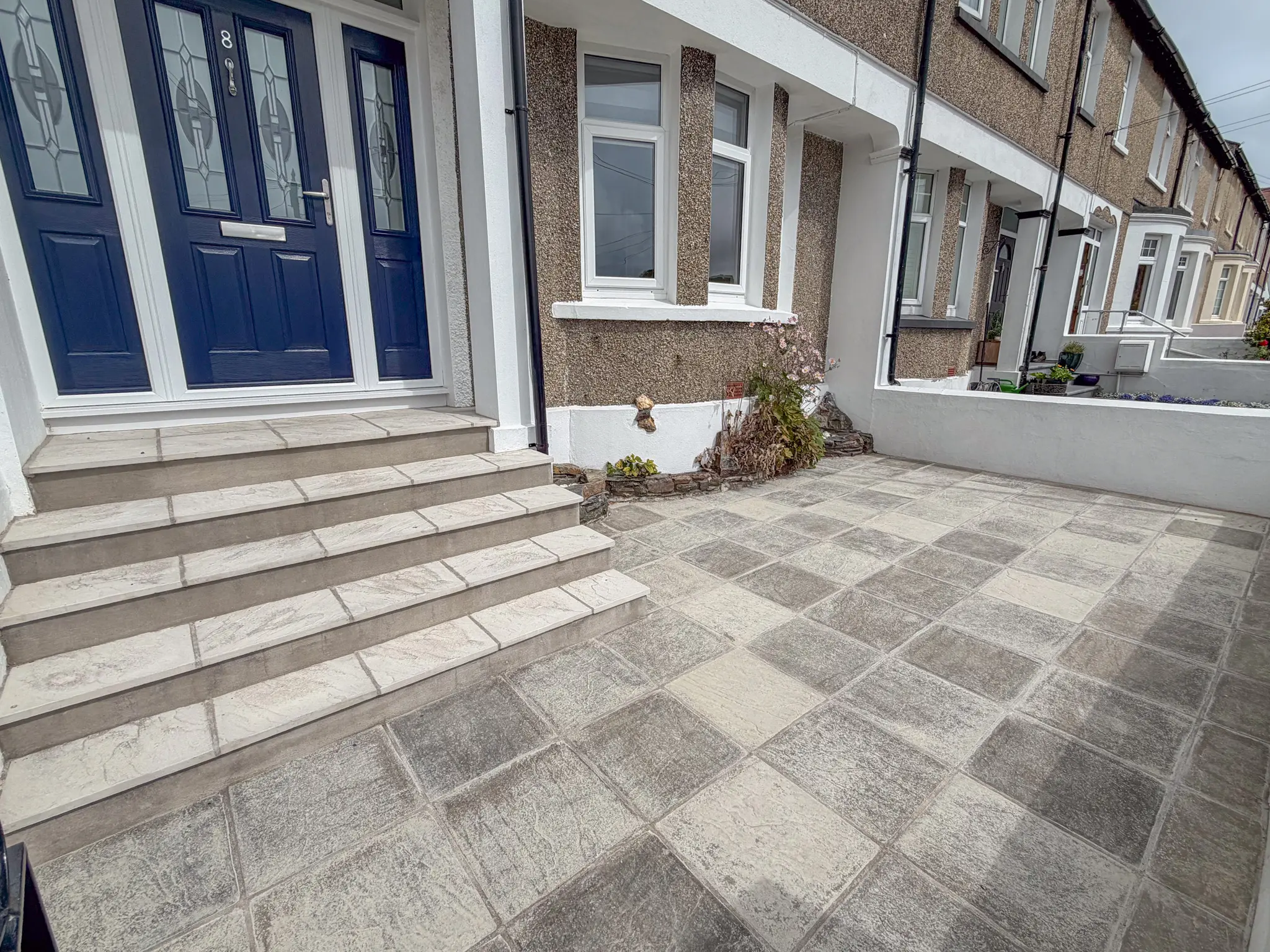 8 Park Avenue, Douglas. — Photo 2 of 24