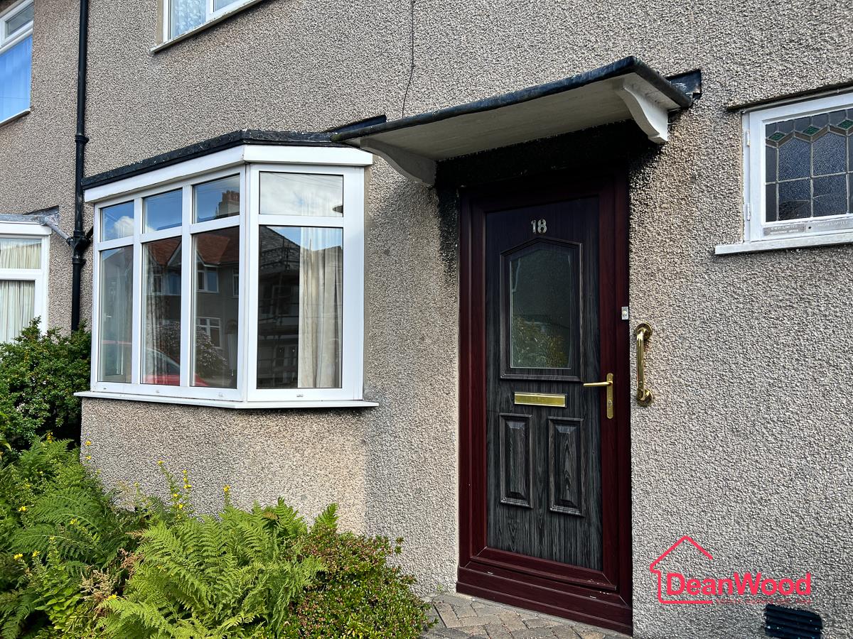 18 Terence Avenue, Douglas, Isle of Man. - Photo 2 of 24