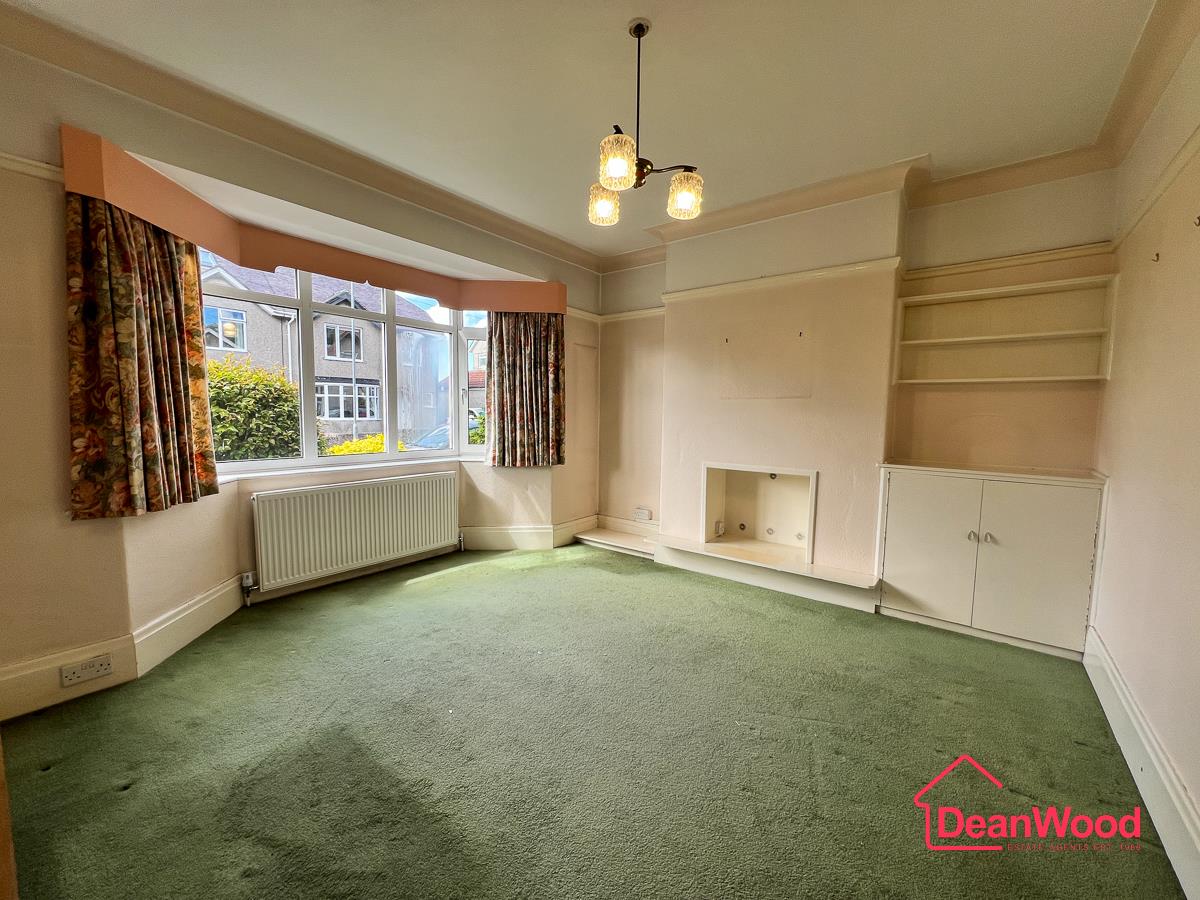 18 Terence Avenue, Douglas, Isle of Man. - Photo 4 of 24