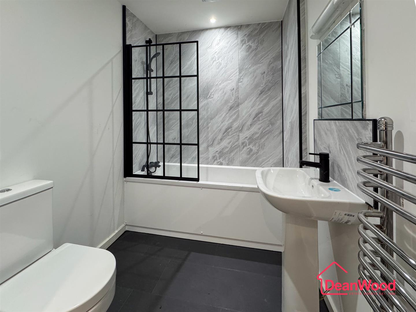 74 Queens Apartments, Douglas, Isle of Man. - Photo 4 of 10