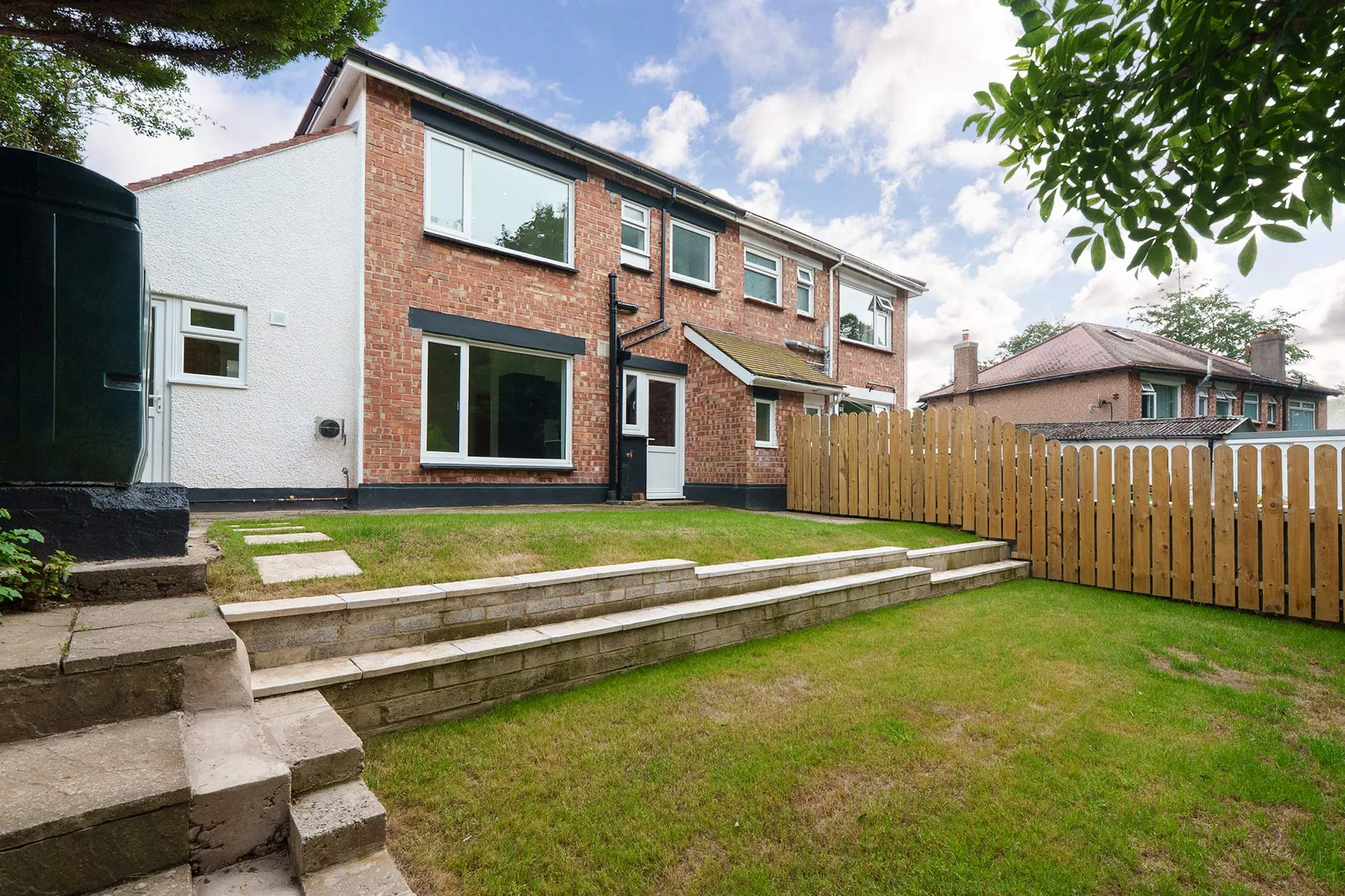 23 The Crescent, Douglas. - Photo 2 of 5