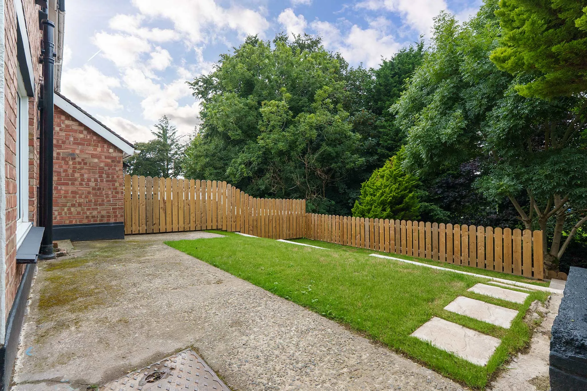 23 The Crescent, Douglas. - Photo 3 of 5