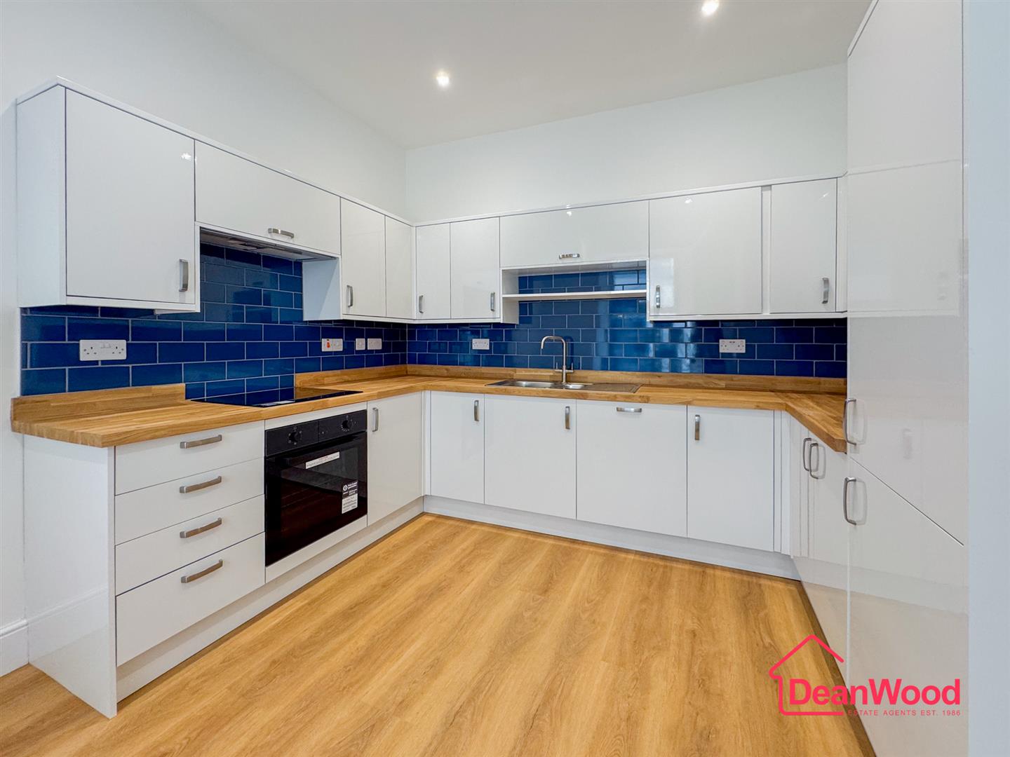 1 Myrtle Street, Douglas. - Photo 4 of 24