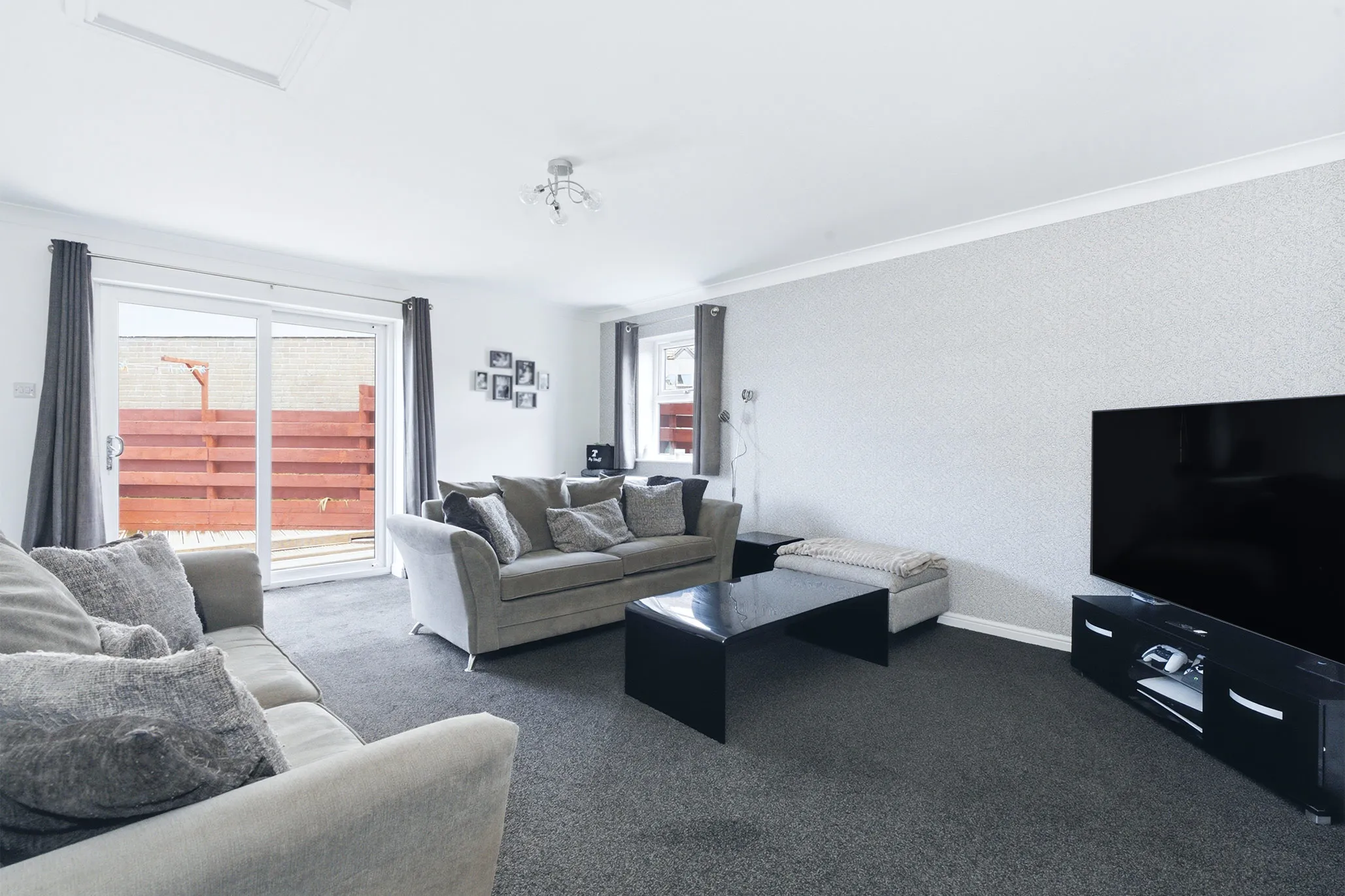 20 Cronk Y Berry Avenue, Douglas. - Photo 4 of 5