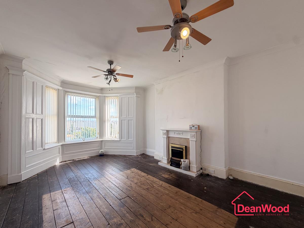 Flat 3, 4 Windsor Mount, Ramsey, Isle Of Man. - Photo 3 of 12