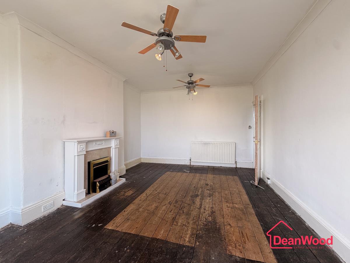 Flat 3, 4 Windsor Mount, Ramsey, Isle Of Man. - Photo 4 of 12