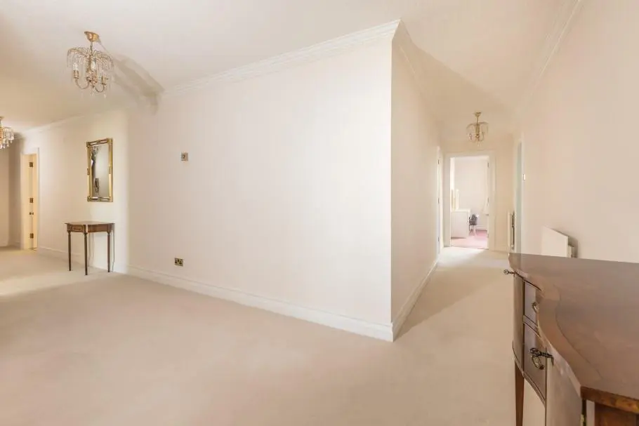27 King Edward Bay, Onchan. - Photo 3 of 19
