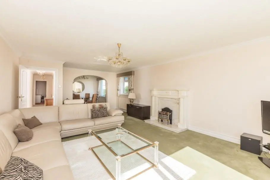 27 King Edward Bay, Onchan. - Photo 4 of 19