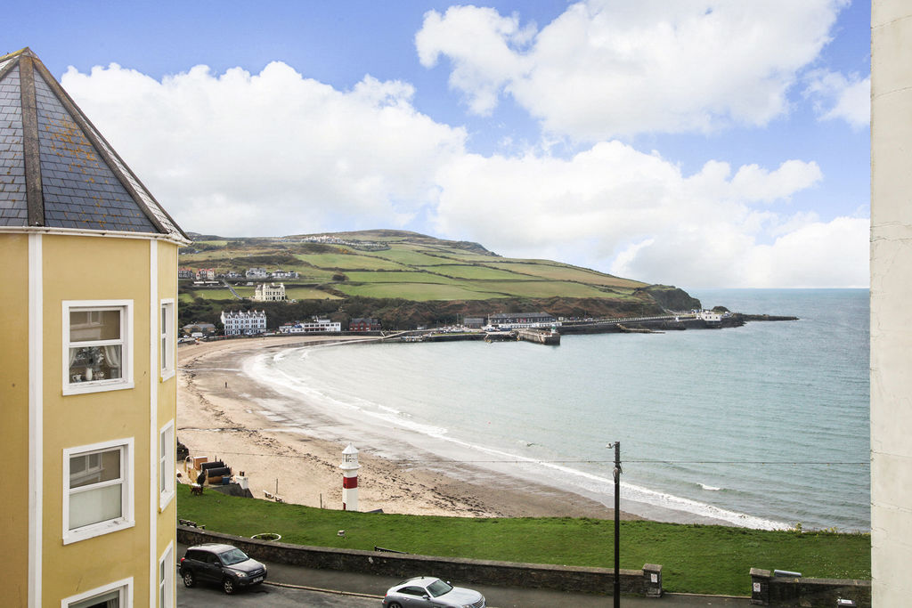 3D Princess Towers, The Promenade, Port Erin IM9 6LH. — Photo 2 of 25