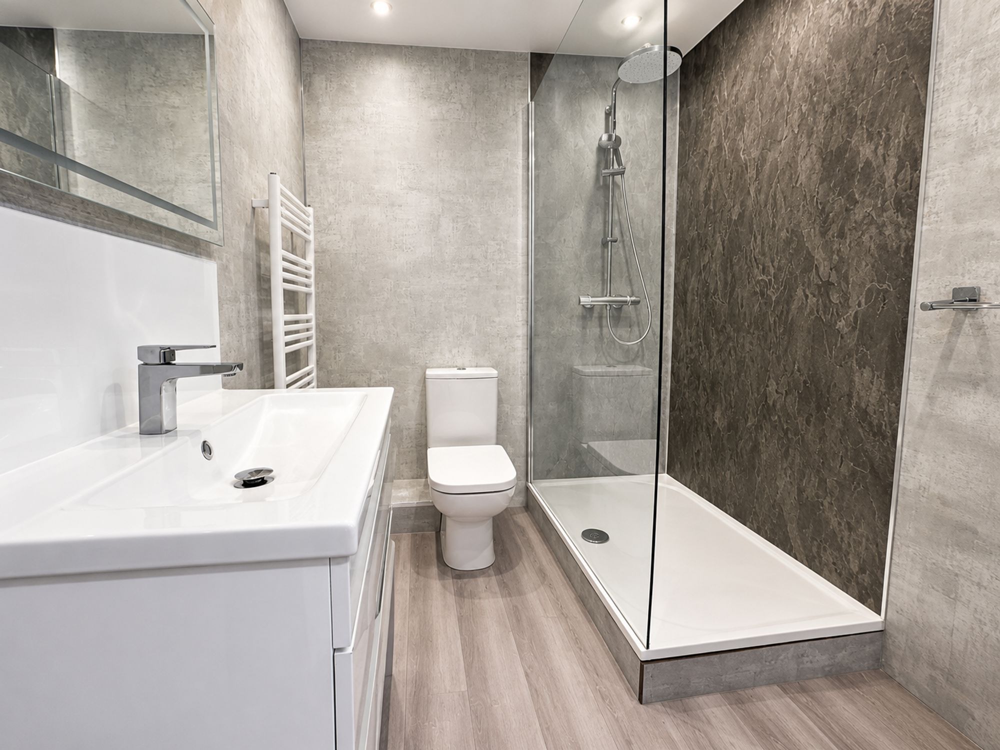 2 bed flat to rent in Queens Promenade, Douglas, IM2. - Photo 3 of 3