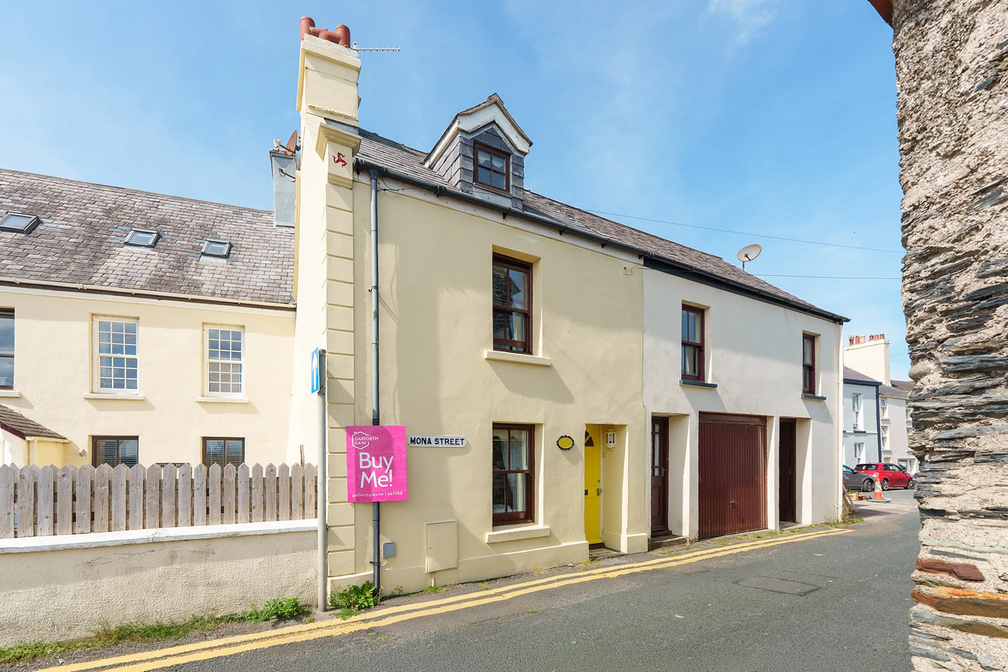 Bumblebee Cottage, 3 Mona Street, Ramsey. - Photo 1 of 5