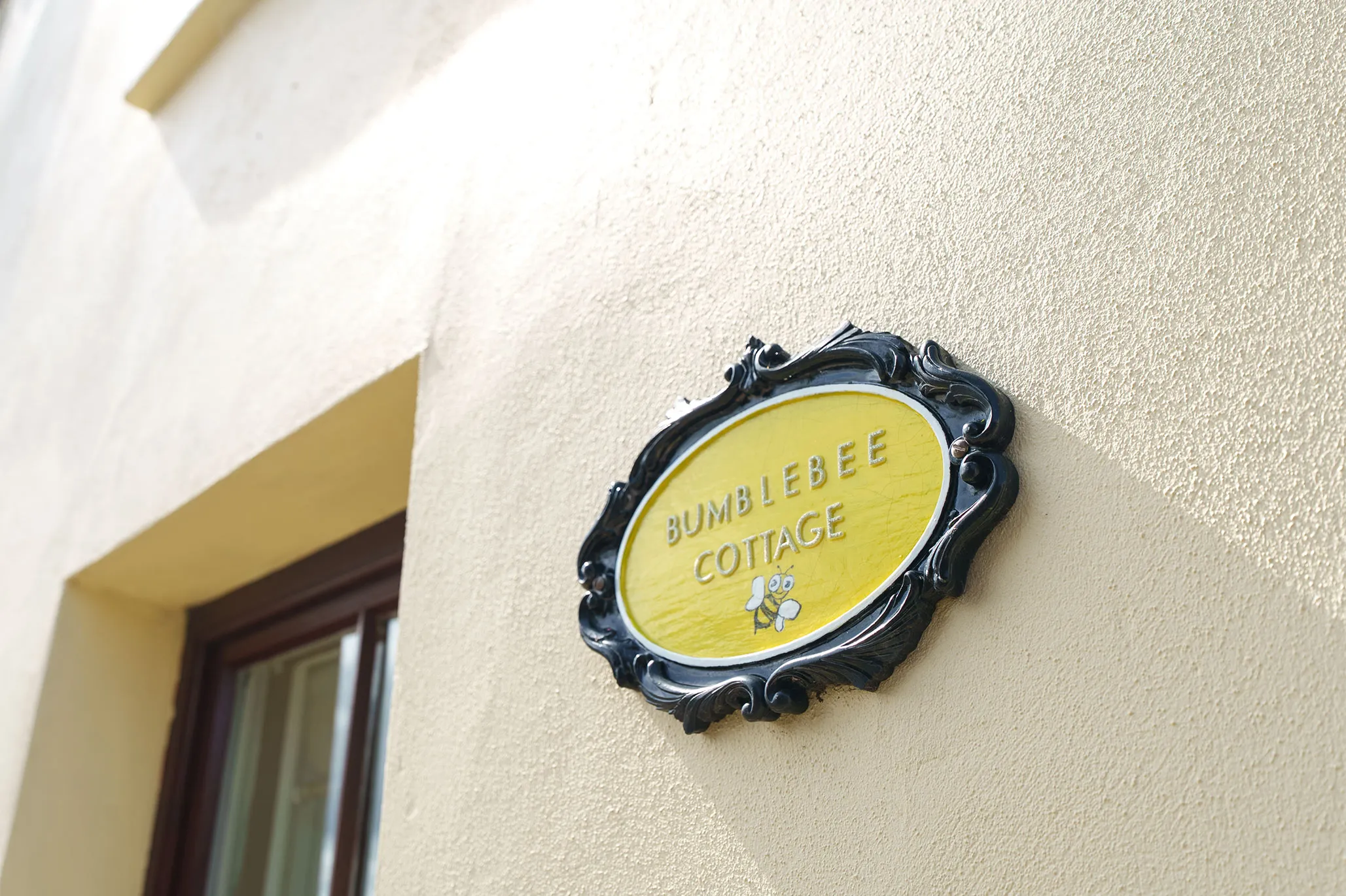 Bumblebee Cottage, 3 Mona Street, Ramsey. - Photo 2 of 5