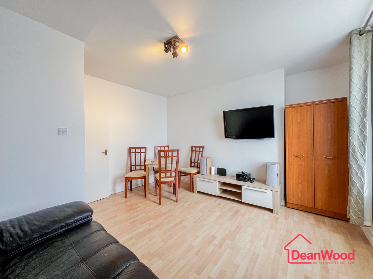 Apartment 8, Angel Court, Douglas, Isle of Man. - Photo 5 of 12