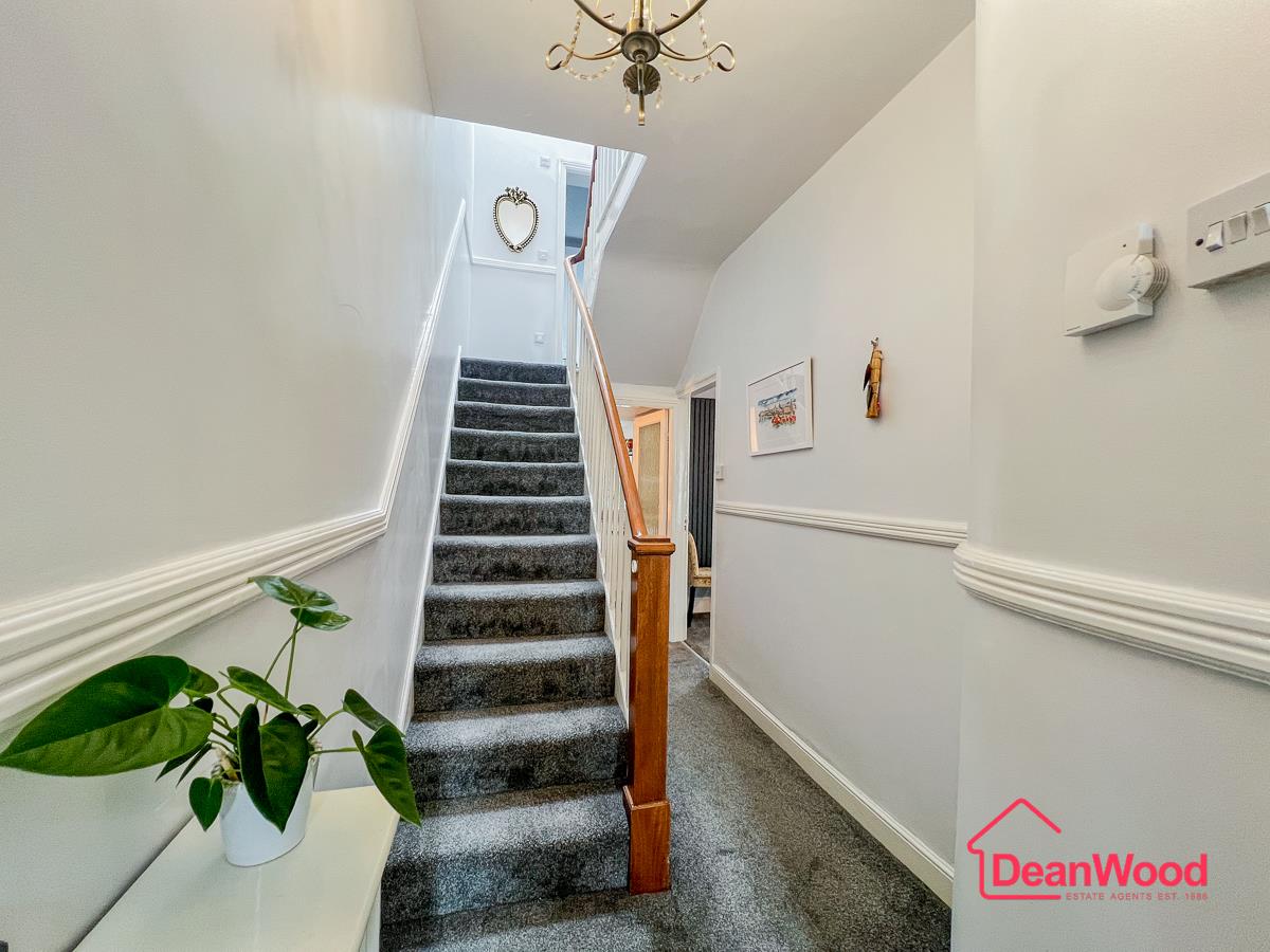2 Auckland Grove, Douglas, Isle of Man. - Photo 3 of 26