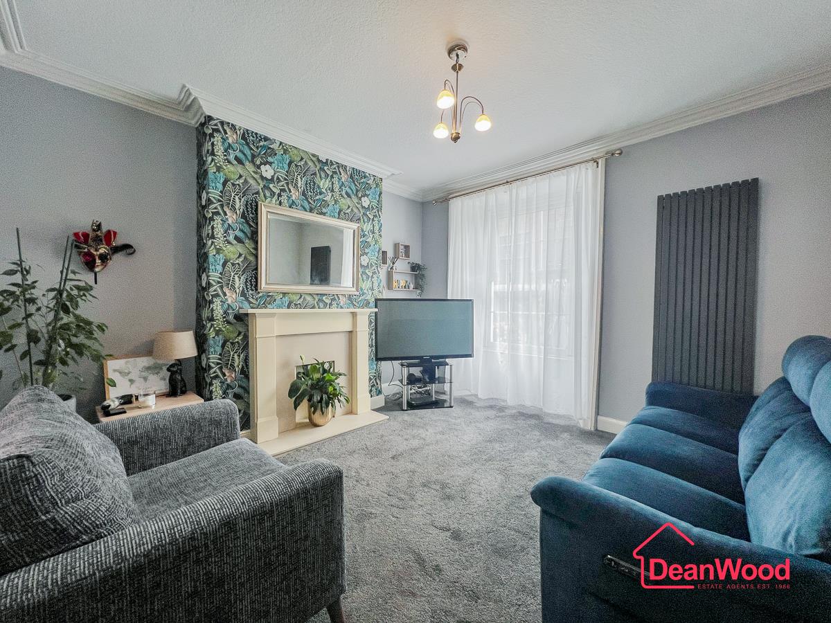 2 Auckland Grove, Douglas, Isle of Man. - Photo 4 of 26