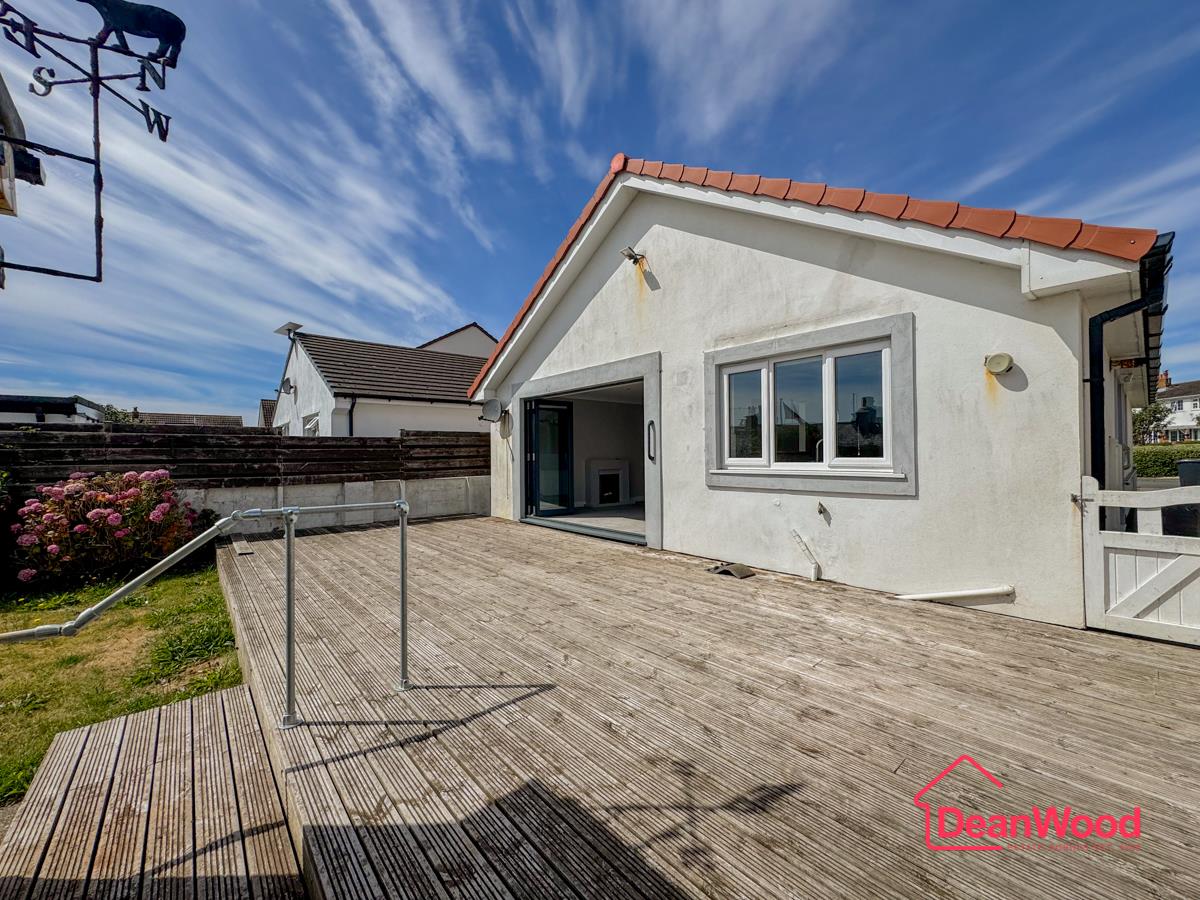 45, Scarlett Road, Castletown, Isle Of Man. - Photo 2 of 32