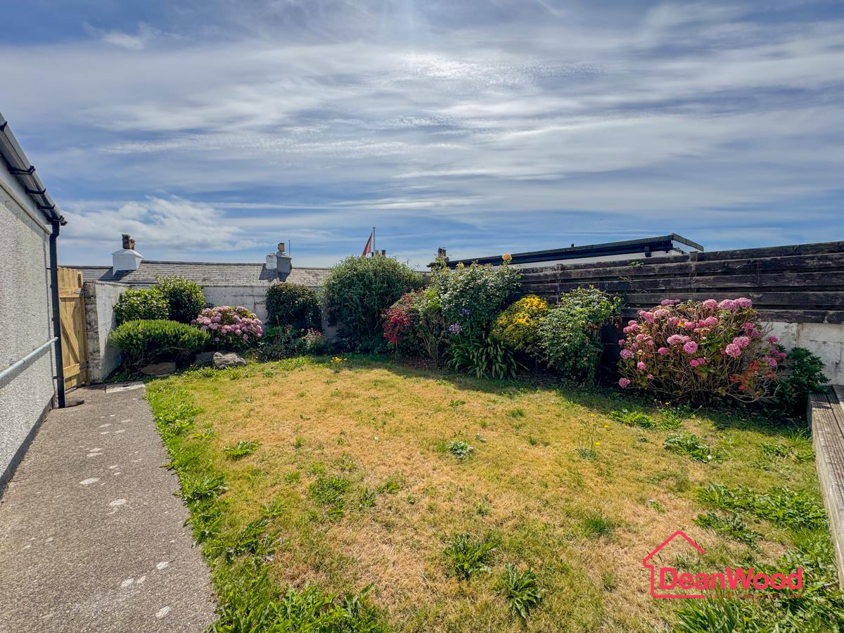 45, Scarlett Road, Castletown, Isle Of Man. - Photo 3 of 32