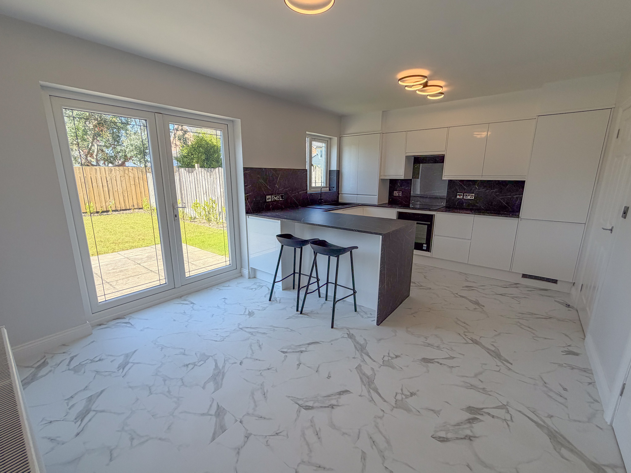17 Royal Park, Ramsey. - Photo 4 of 18