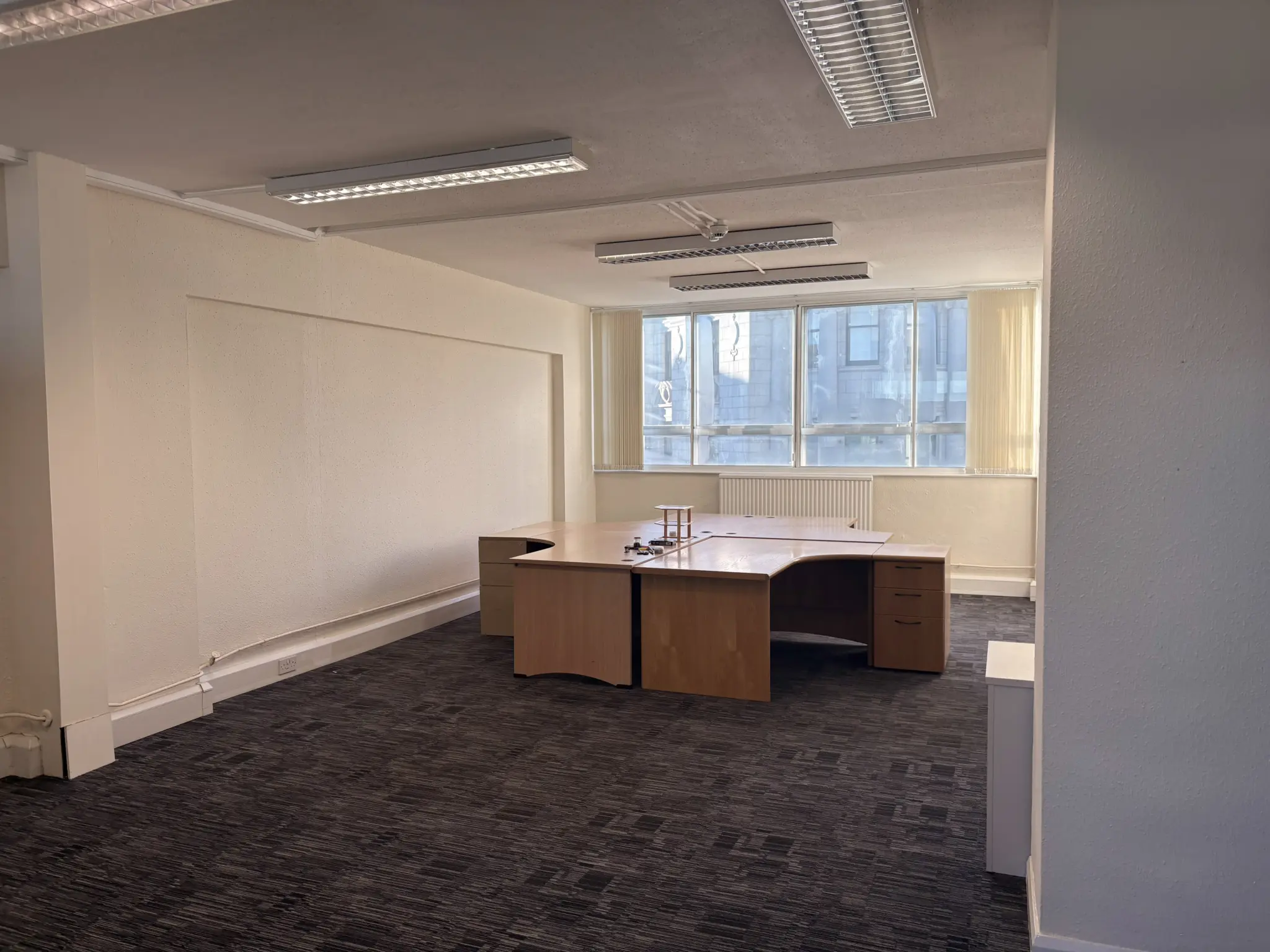 Various Office Suites, Victory House, Douglas. - Photo 3 of 6