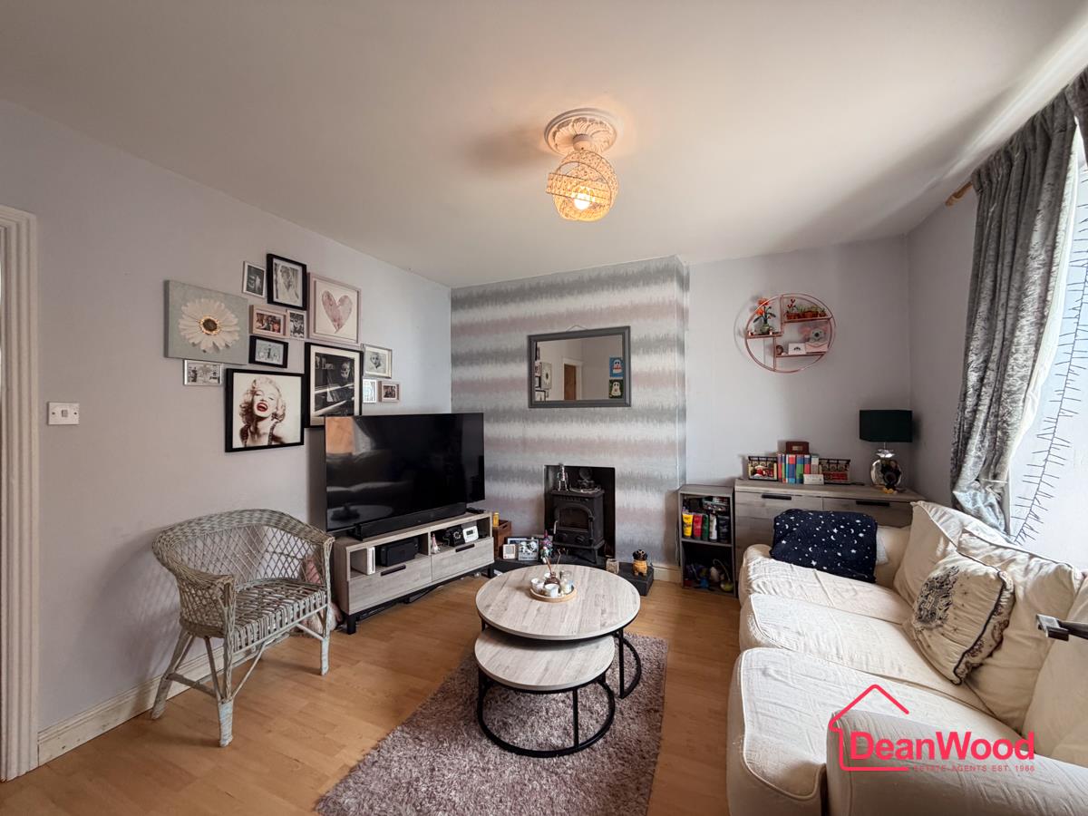 8 Peveril Terrace, Douglas. - Photo 3 of 13
