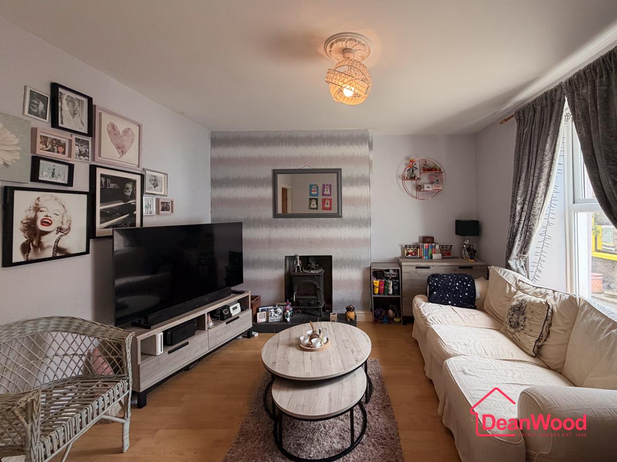 8 Peveril Terrace, Douglas. - Photo 4 of 13