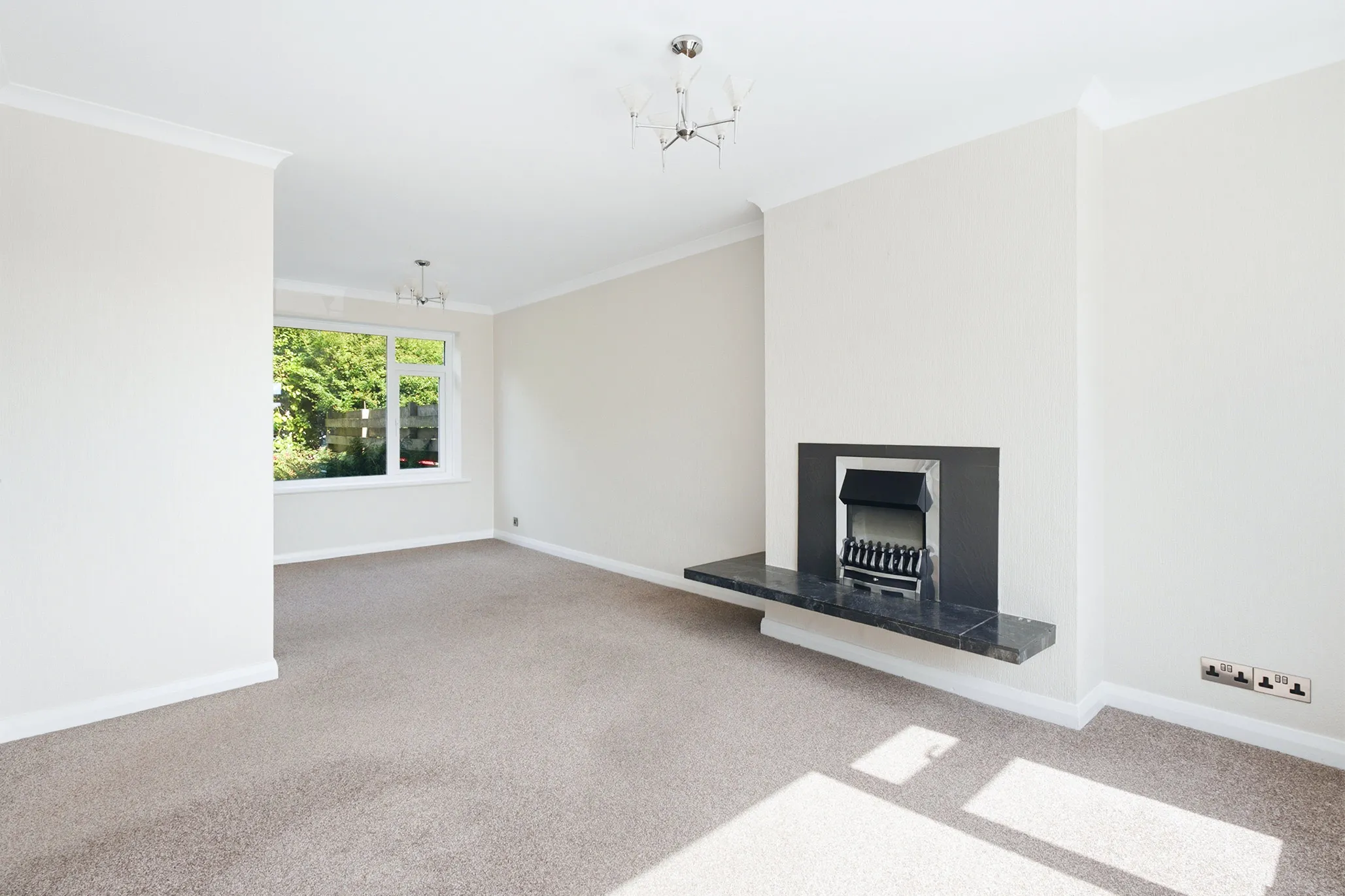 8 Birchleigh Close, Onchan. - Photo 3 of 5