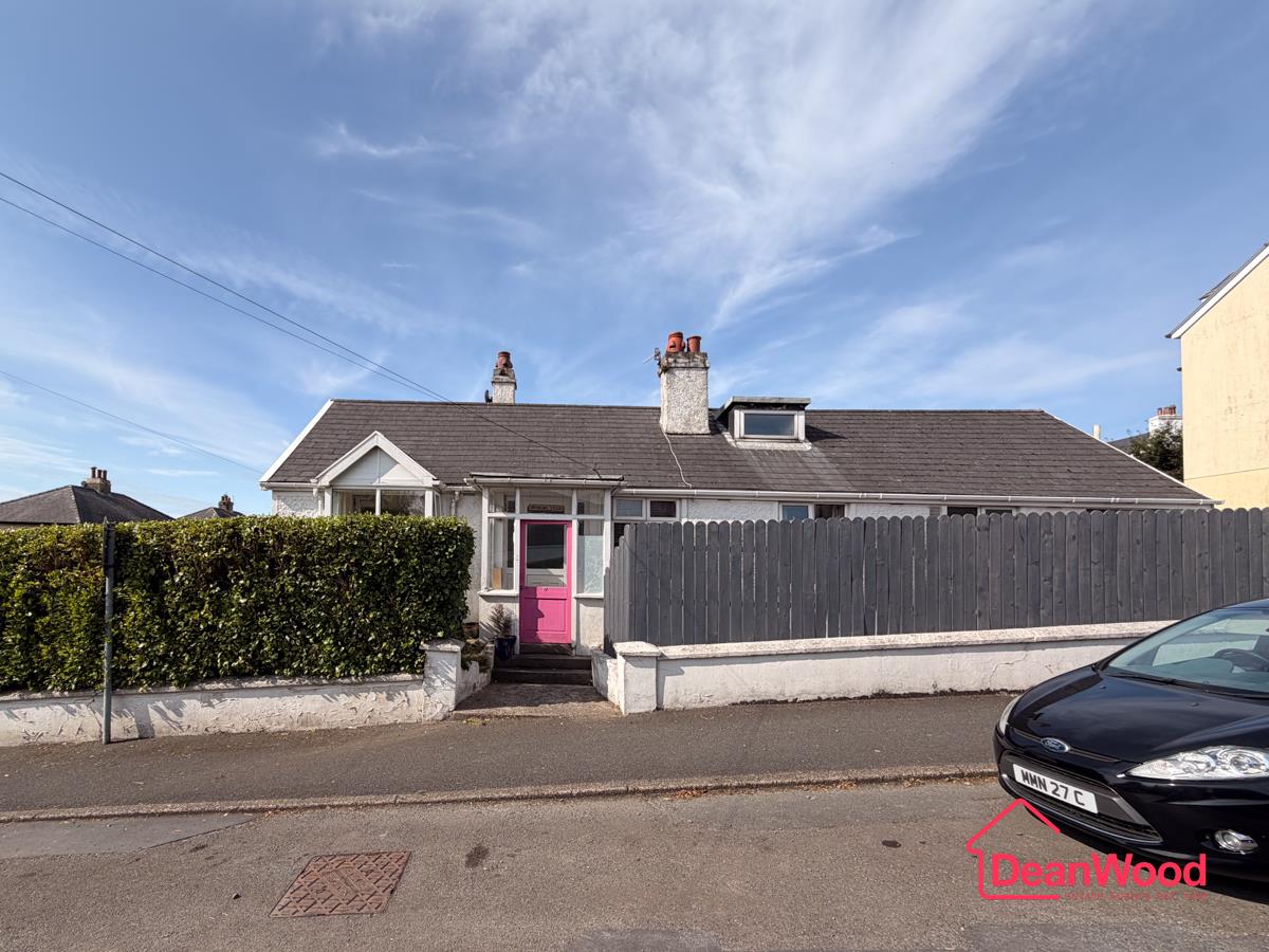 17 Auburn Road, Onchan. - Photo 2 of 17