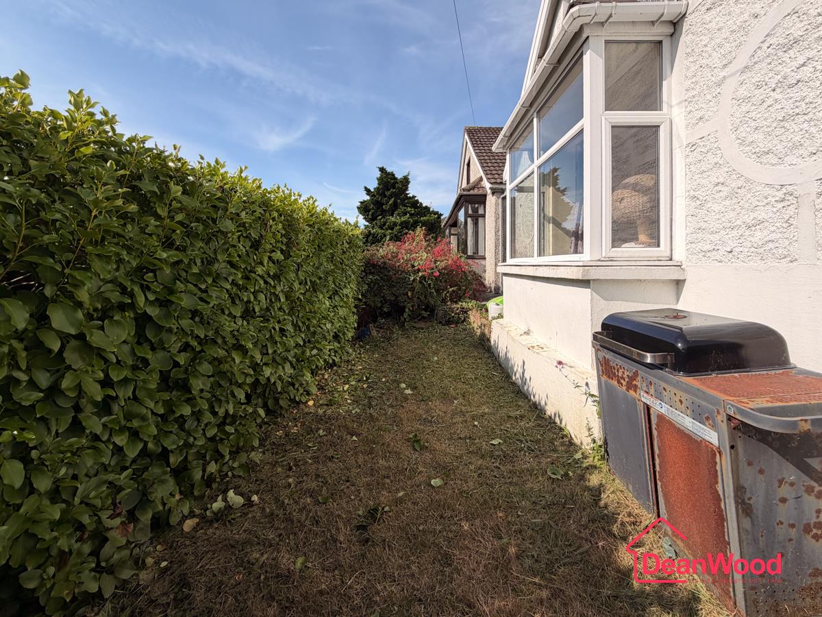 17 Auburn Road, Onchan. - Photo 3 of 17