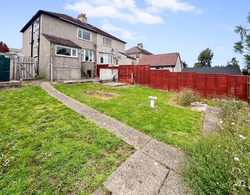 6 Seaview Road, Onchan IM3 4AH. — Photo 3 of 19