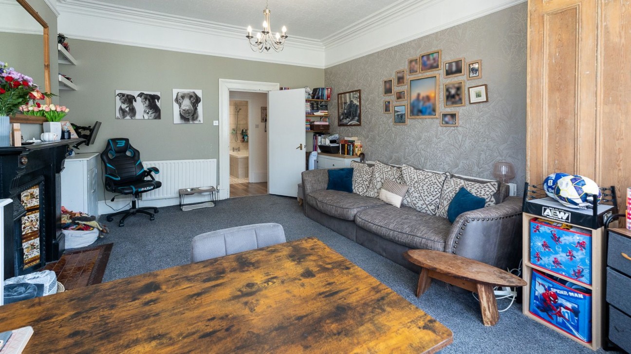 Flat 1, 12 Murrays Road, IM2 3HT, Douglas. - Photo 5 of 17