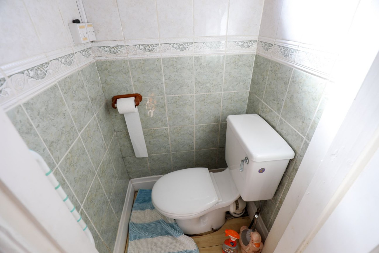 9, Highcroft Avenue, Douglas, IM2 5BW. - Photo 2 of 15
