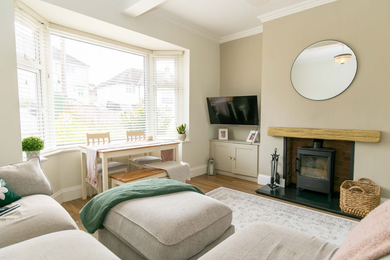 99, Ballabrooie Avenue, Douglas, IM1 4HA. - Photo 2 of 21