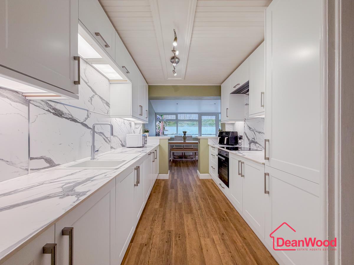 31 Cedar Walk, Hightonwood Hill, Douglas. - Photo 3 of 20
