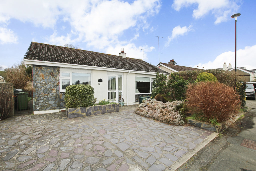 37 Silverburn Drive, Ballasalla IM9 2EF. — Photo 1 of 28