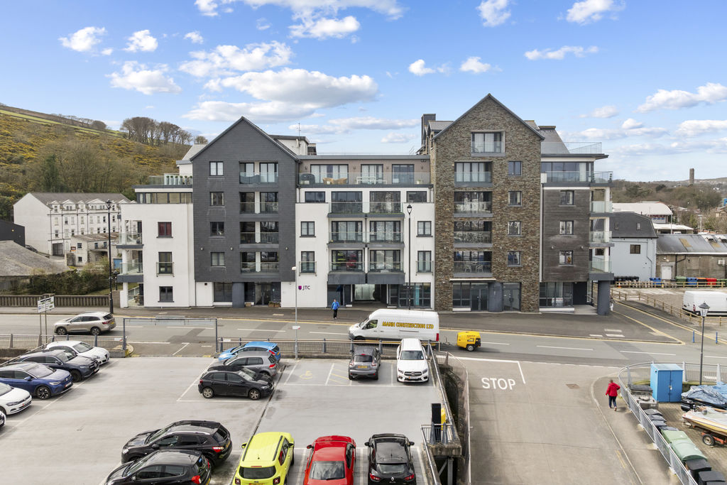 10 Quay West, Bridge Road, Douglas IM1 5AG. — Photo 1 of 26