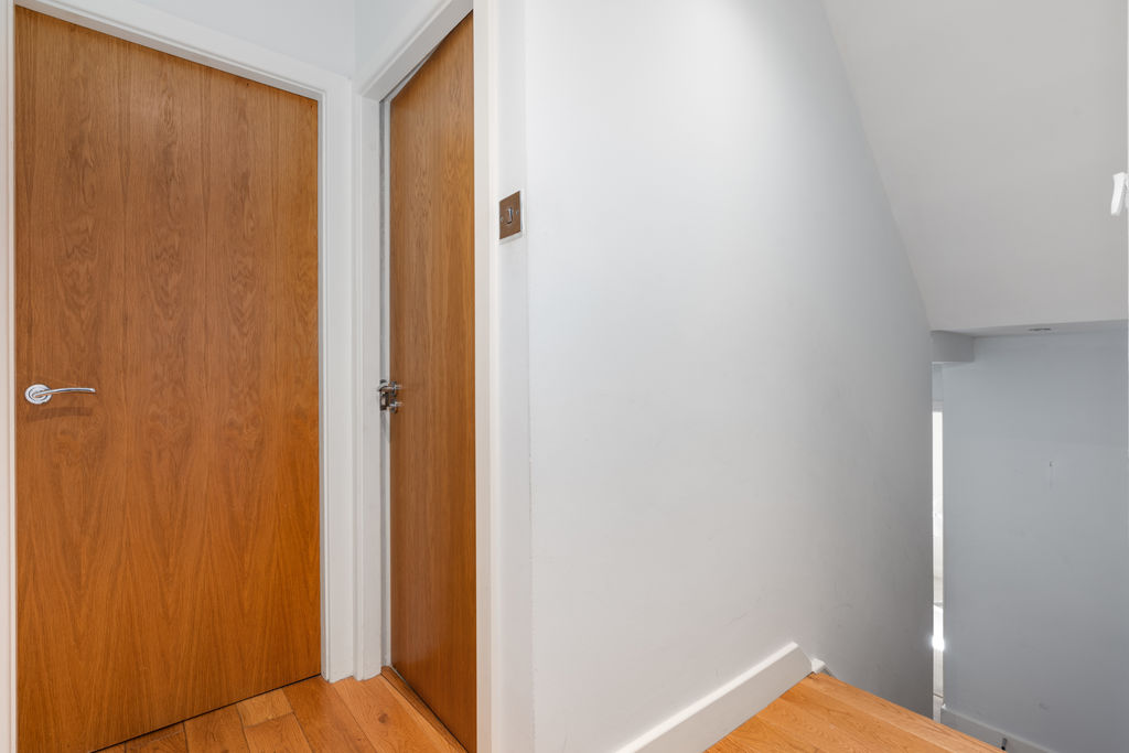 9 Delamere Apartments, Castle Drive, Douglas IM2 4LX. — Photo 4 of 14