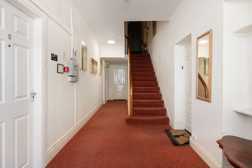 Flat 19/20 Isle of Alanis, Mooragh Promenade, Ramsey IM8 3AJ. — Photo 3 of 21