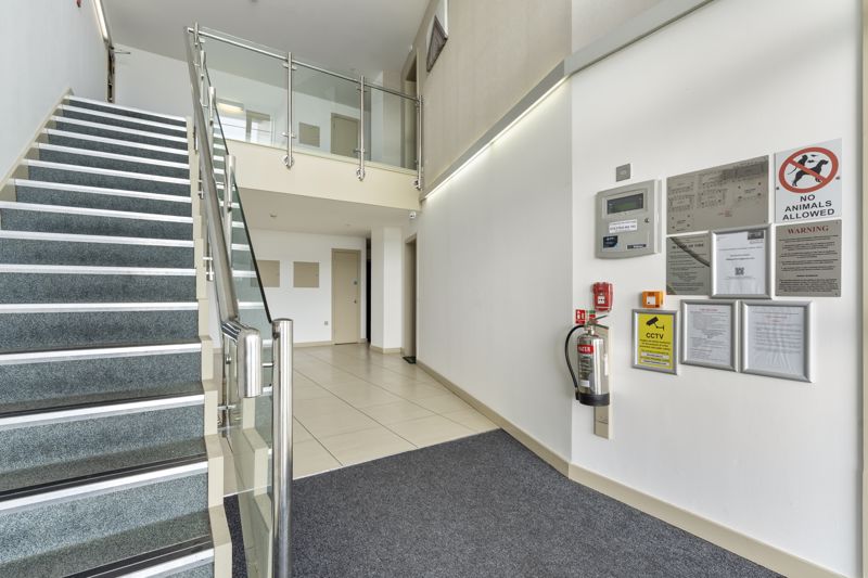 86 Spectrum Apartments, Central Promenade, Douglas IM2 4JL. — Photo 3 of 31