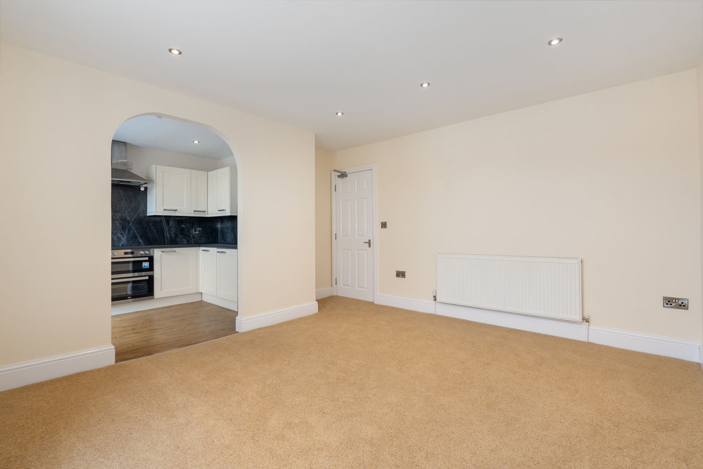 Flat 3, 11 Windsor Road, Douglas IM1 3LD. — Photo 3 of 15