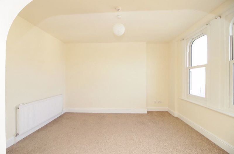 Flat 3, 57 Bucks Road, Douglas IM1 3EE. — Photo 3 of 14