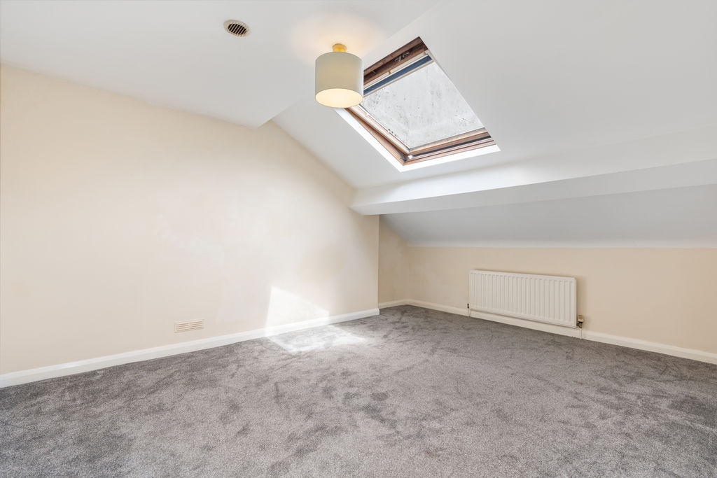 Flat 3, 24 Castle Street, Douglas IM1 2EZ. — Photo 4 of 13