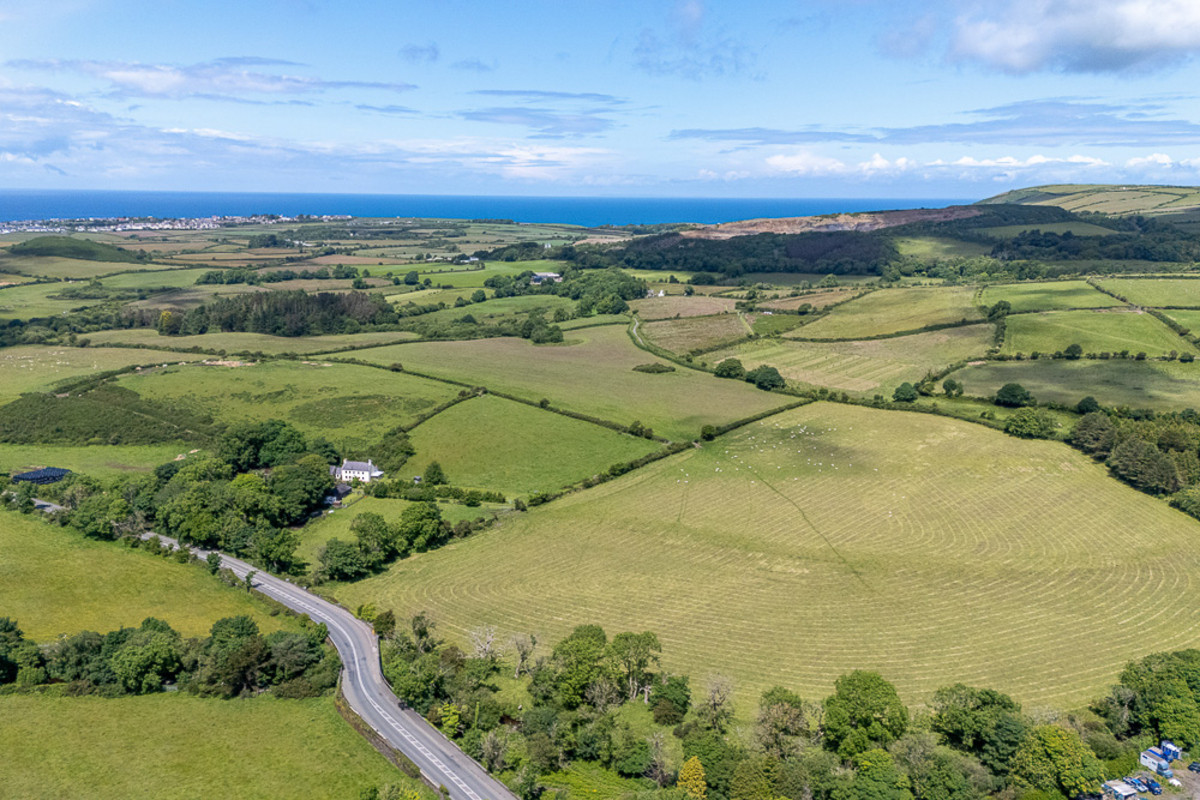 Peel Road, Isle Of Man, IM4 3, Peel. — Photo 3 of 40