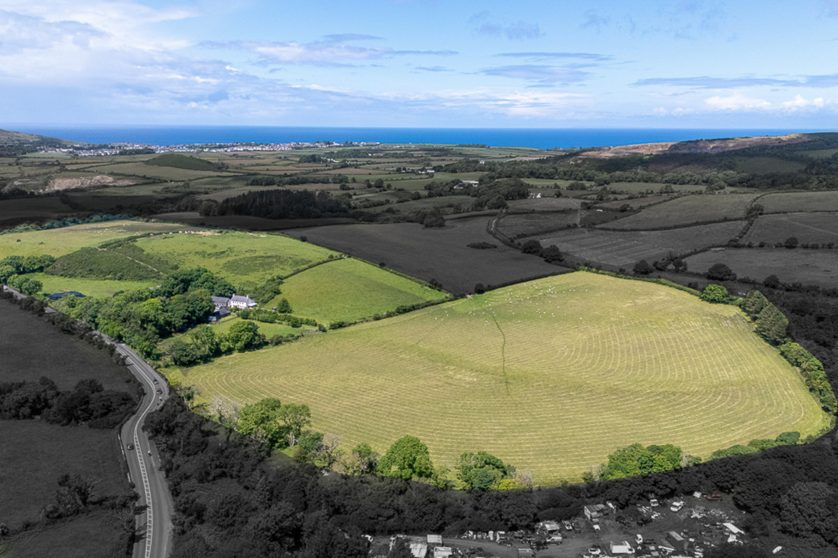 Peel Road, Isle Of Man, IM4 3, Peel. — Photo 4 of 40