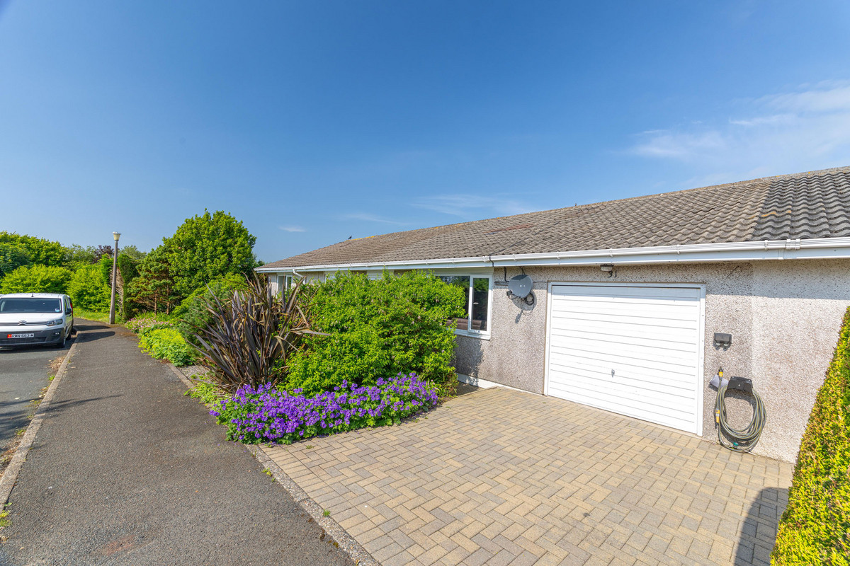 Highfield Crescent, Isle Of Man, IM3 3, Onchan. — Photo 5 of 33