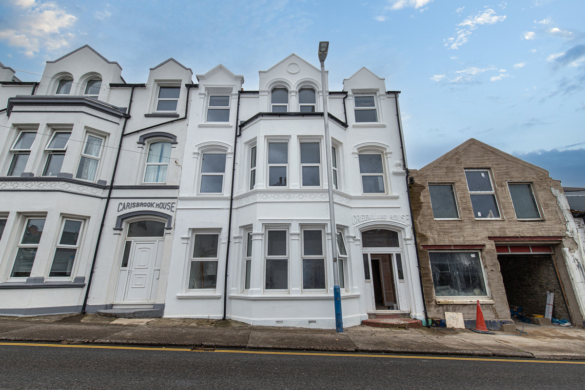 Victoria Road, Isle Of Man, IM2 4, Douglas. — Photo 1 of 9