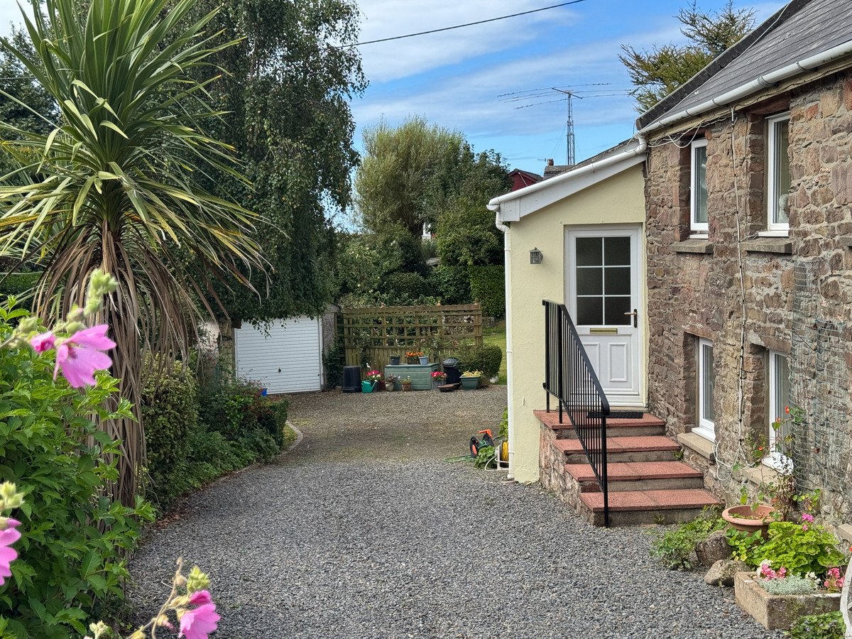 Lhergydhoo, Isle Of Man, IM5 2, Peel. — Photo 4 of 48