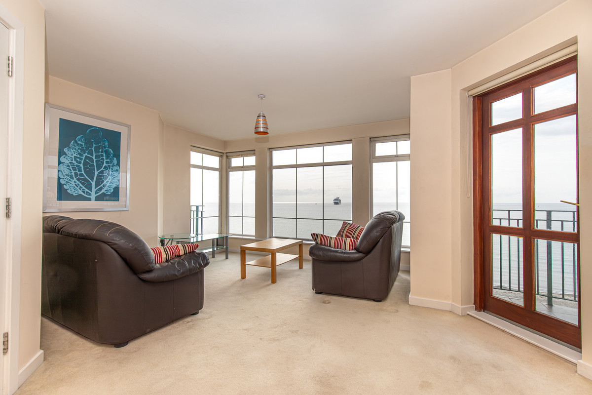 Queens Apartments, Isle Of Man,, Douglas. — Photo 3 of 23