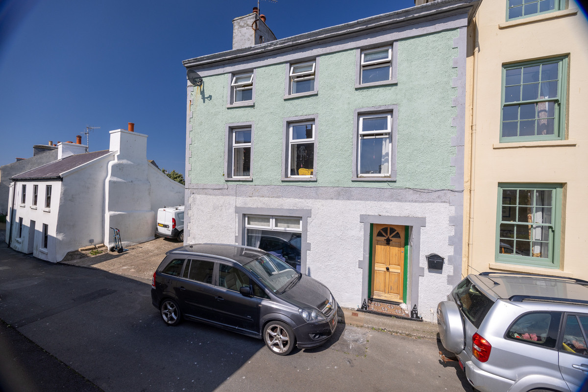 Castle Street, Isle Of Man, IM5 1, Peel. — Photo 1 of 28